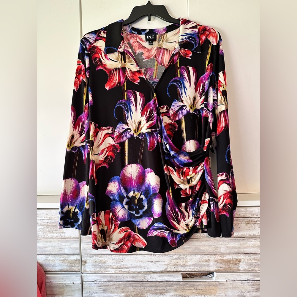 🌺 NWT INC Floral Faux Wrap Top 3X Plus Black Multicolor Stretch Blouse